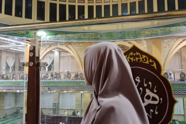 [ID] Pandangan Tokoh Pemikir Islam Tentang Tasawuf Tidak Bisa Dipisahkan Dari Syariat