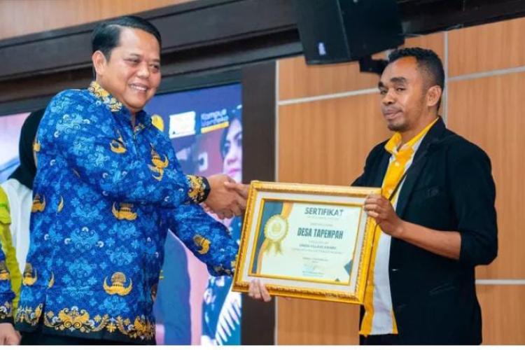 [ID] Kades Tapenpah Raih Penghargaan Nasional di Ajang Desa Inklusif