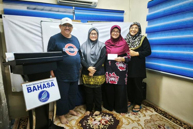 [ID] Selenggarakan Pelatihan, Fatin Hamama: Membaca Puisi Harus  dengan Penghayatan