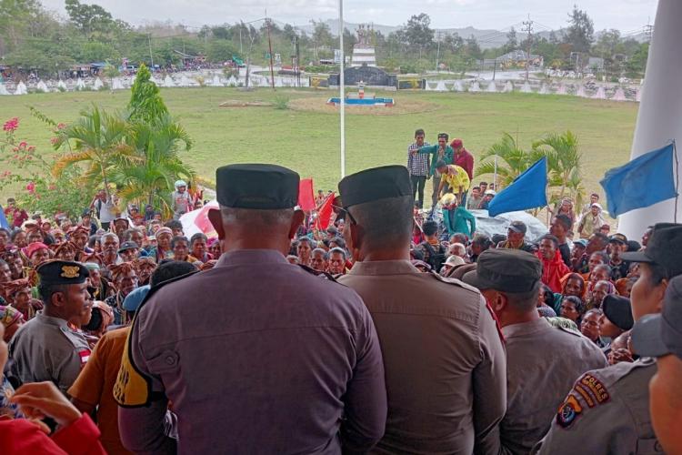 [ID] Ratusan Warga Menuntut Perlindungan Cagar Alam Mutis di TTU, Ini Rangkaian Aksinya