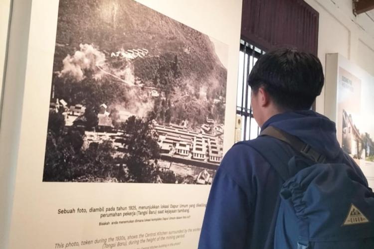 [ID] Interaksi Barat dengan  Islam dalam Dunia Pendidikan