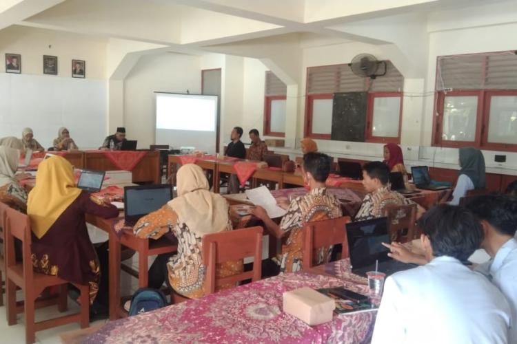 [ID] Pelatihan AI Tingkatkan Kompetensi Guru dan Siswa di SMA Muhammadiyah Cepu