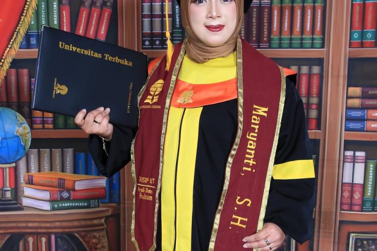 [ID] Maryanti, Aktivis Lulus Sarjana Hukum Cum Laude Selama Menjalani Kontrak Pekerja Migran