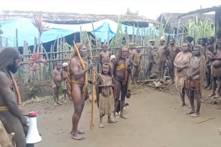 [ID] Yayasan Sekolah Adat Mee di Mogoutopa, Dogiyai Papua Tengah telah diresmikan 