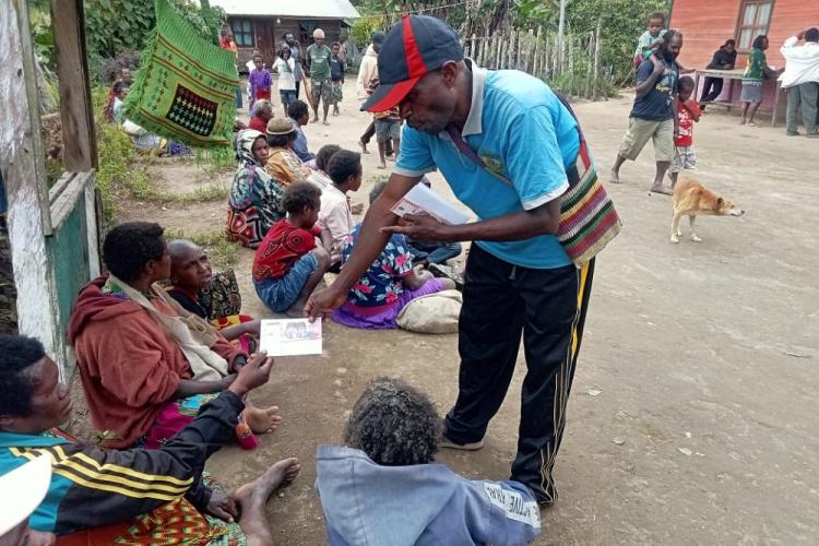 [ID] Salurkan Bantuan, Dewan Pengurus Stasi Gereja Katolik Gembala Baik Idadagi salurkan Baksos, Lansia dan Yatim Piatu