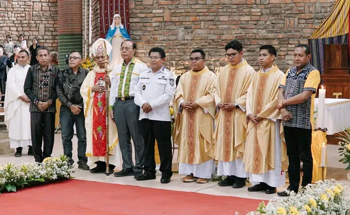 [ID] Pentahbisan Imam Baru OFMConv, Wabup TTU Harap Gereja Hadirkan Damai dan Persaudaraan