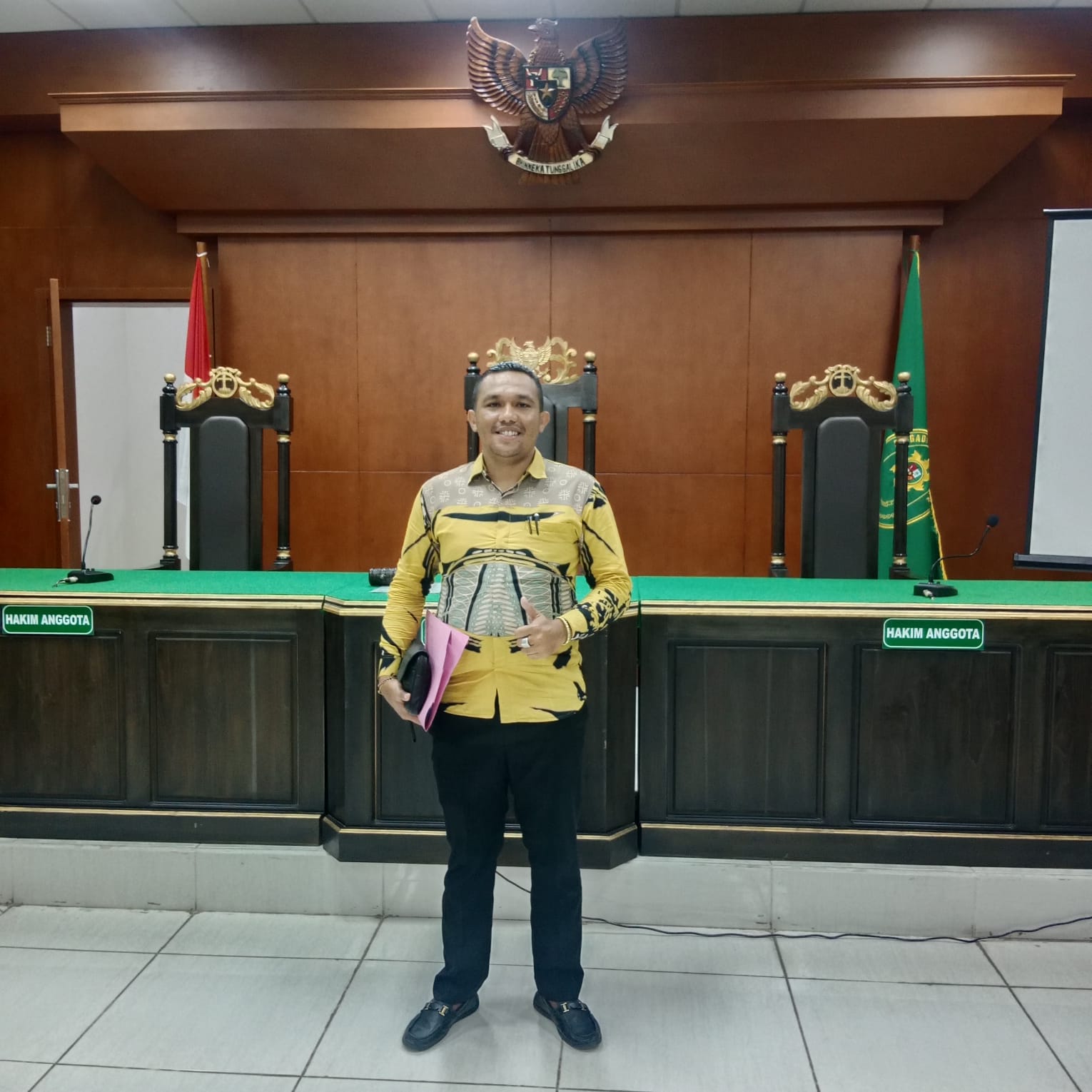 [ID] Viral ! Oknum Polisi Diduga Intimidasi dan Aniaya Jurnalis di Kupang, Kuasa Hukum Keluarga Minta Kapolri Turun Tangan