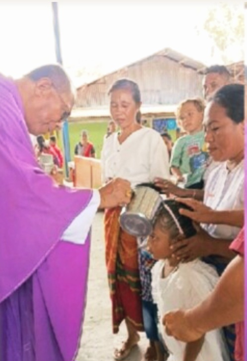 [ID] Puluhan Anak Terima Baptis di Paroki St. Antonius Padua Kleseleon, Momen Sakral Penuh Sukacita