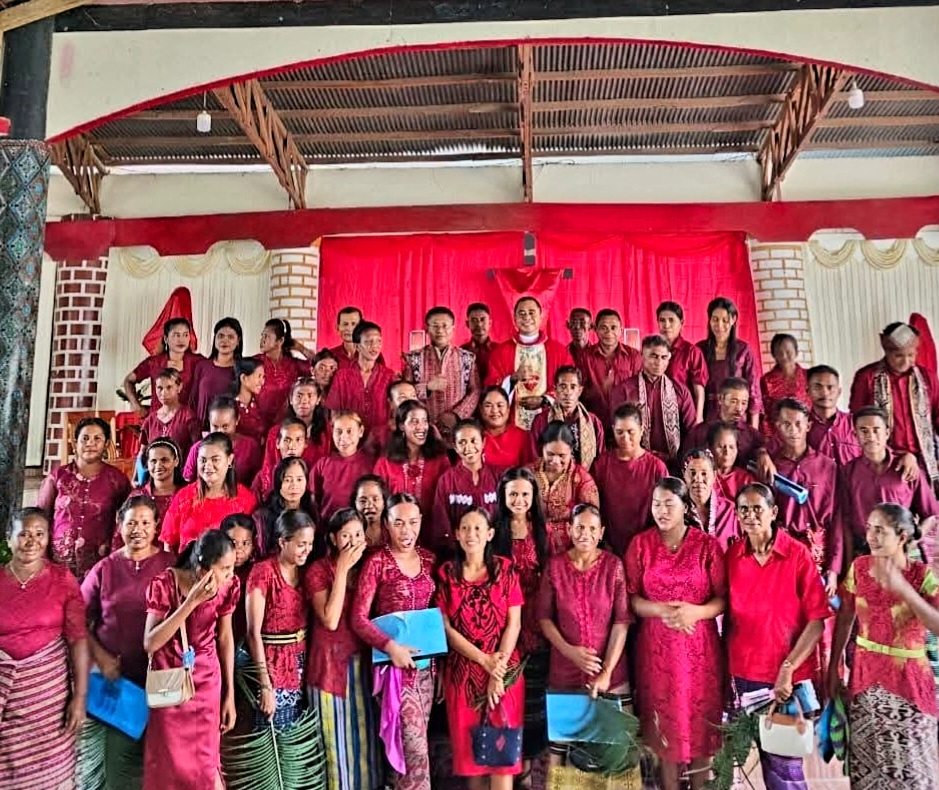 [ID] Hadir di Misa Minggu Palma, Wakil Bupati TTU Perkuat Ikatan Iman dan Kebersamaan Umat Paroki Mena