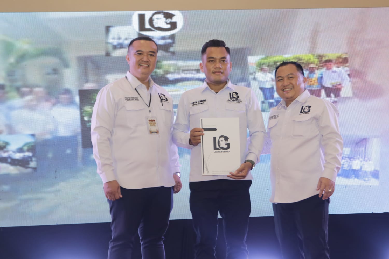 [ID] DPP Laskar Gibran Resmi Serahkan SK Kepada Samson Milala Sebagai Ketua DPW Sumatera Utara