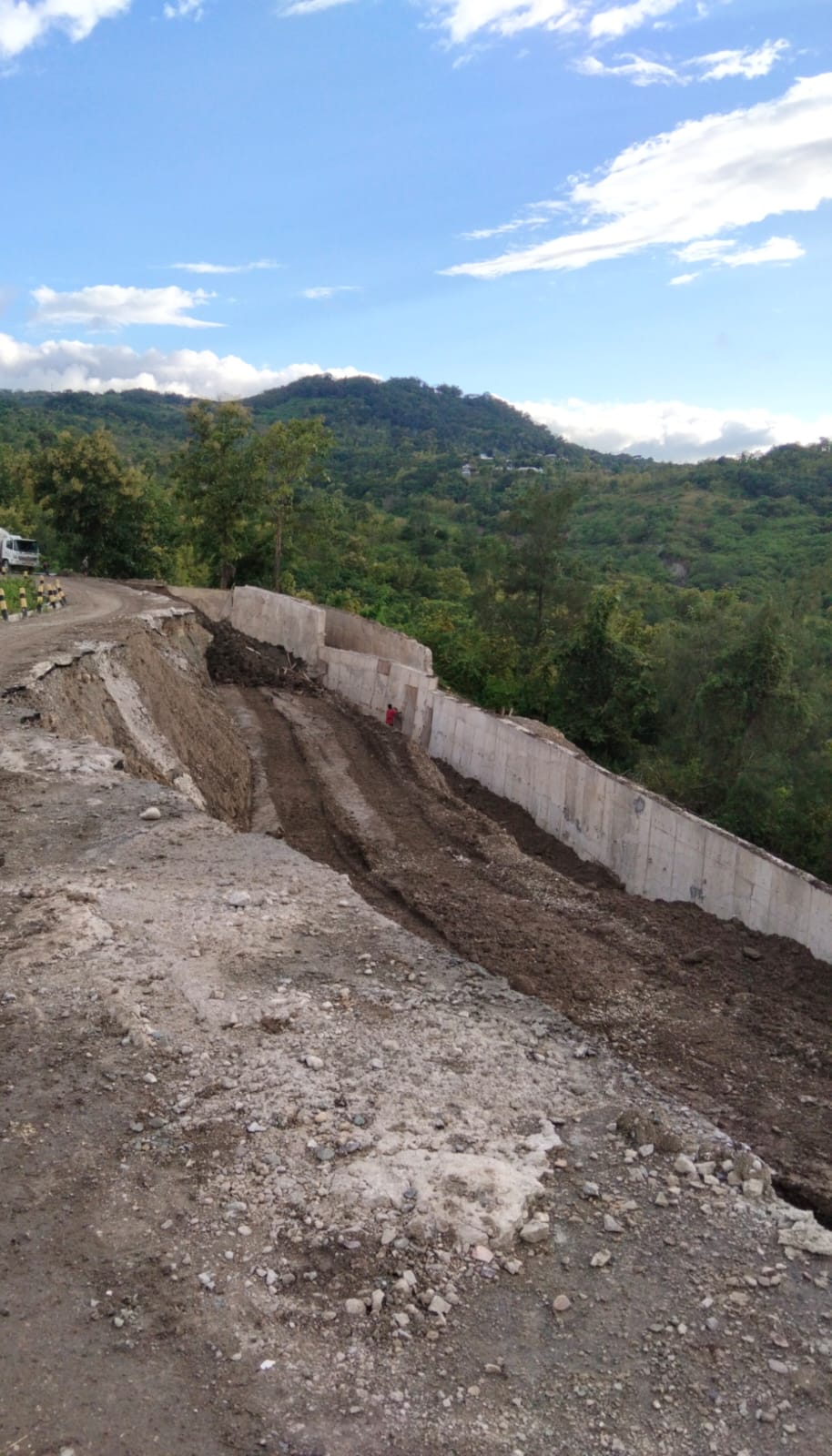 [ID] Tender Proyek Jalan Sabuk Merah NTT Diduga Bermasalah