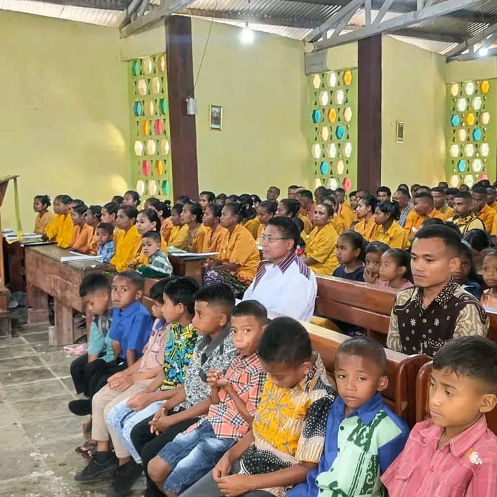 [ID] Wabup TTU Rayakan Paskah Bersama Umat di Paroki Naikake, Serukan Kebangkitan Iman dan Persatuan