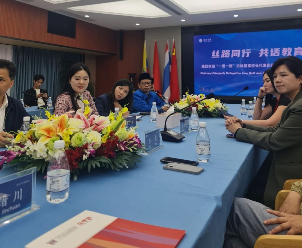 Menapaki Tanah Tiongkok: Jejak Emas Pesantren Salafiyah Syafiiyah di Chongqing