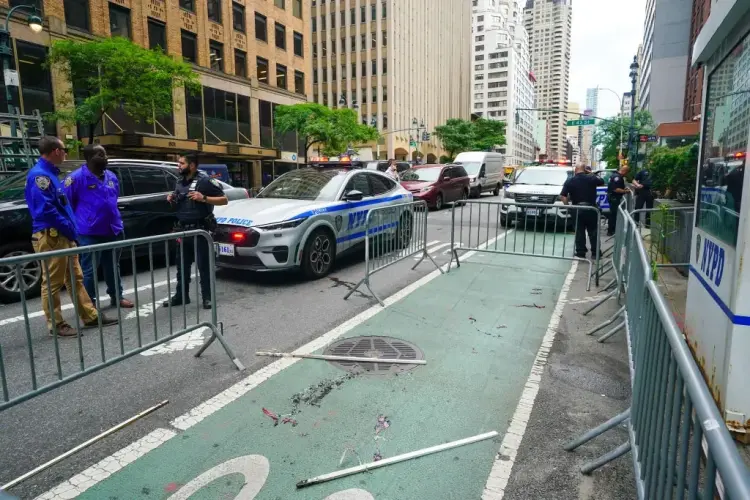 [EN] Flag Burning Protest Action in Front of the Israeli Consulate in New York